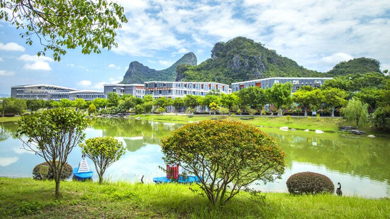 PCB打样价格受到多种因素的影响，主要包括以下几个方面：
